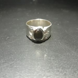 Natural Black Star Sapphire Band t10